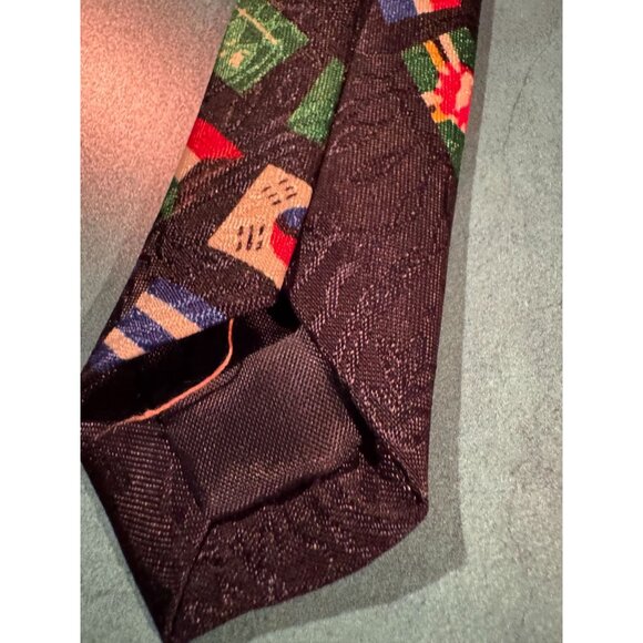 Renaissance Handmade Tie – Statue of Liberty & World Flags – 100% Polyester - Picture 7 of 9